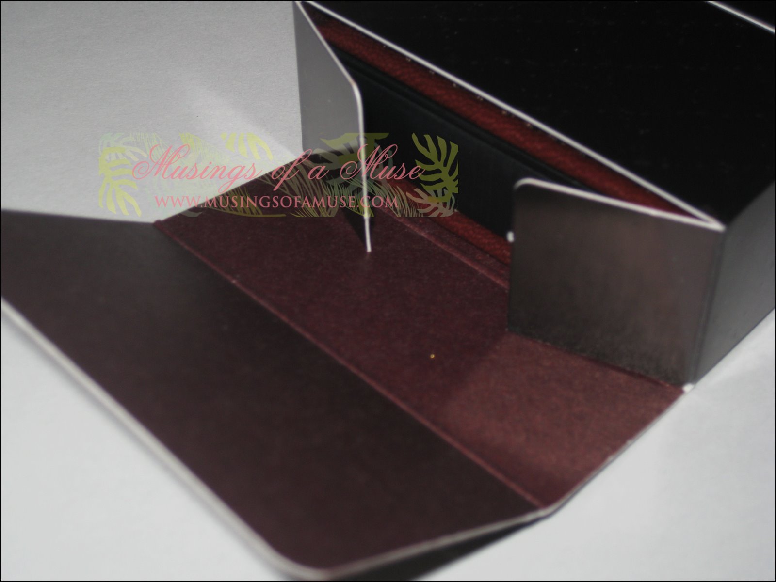 [Smashbox+Reign+Collection+004.JPG]