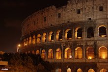 ... Coliseu à noite ... em Roma ...