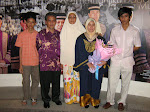 Bersama keluarga di UITM Shah Alam.