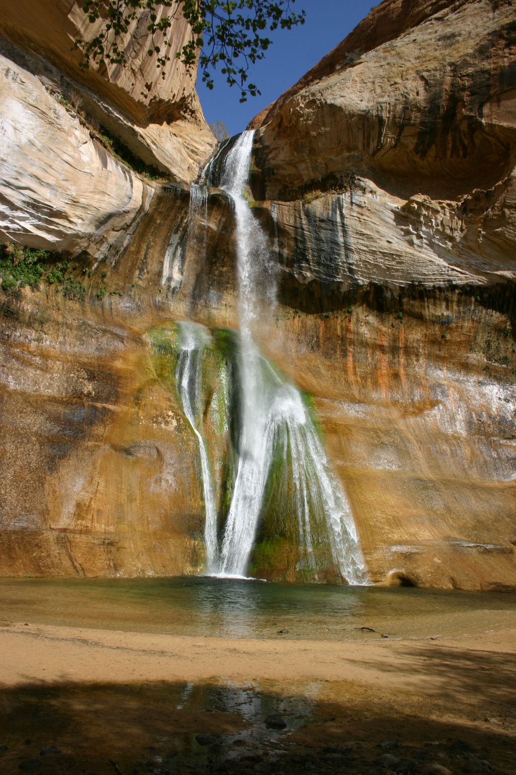 Waterfall Hiking: Calf Creek Falls, Highway 12, Southern Utah