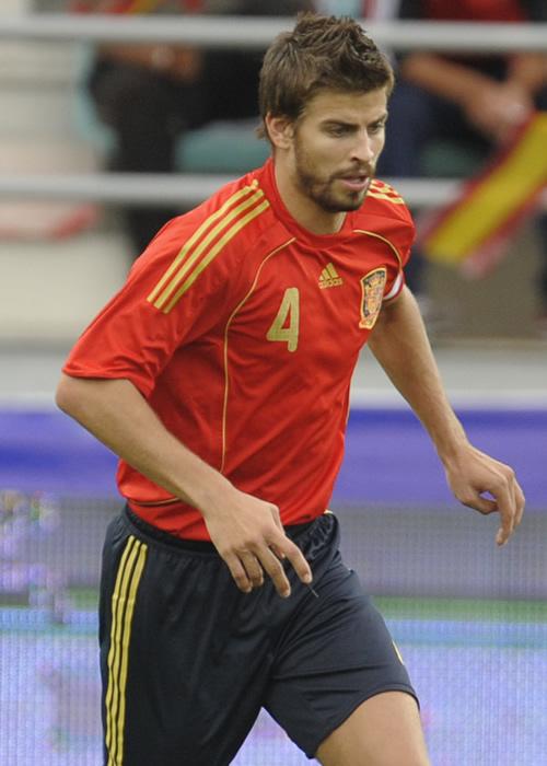 The Best Footballers: Gerard Pique, the centre back football player of