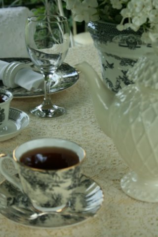 [black+and+white-127-731038.jpg]