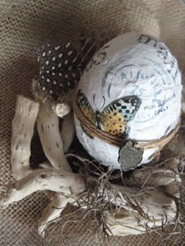 [Ei+Schmetterling-Nestganz.JPG]