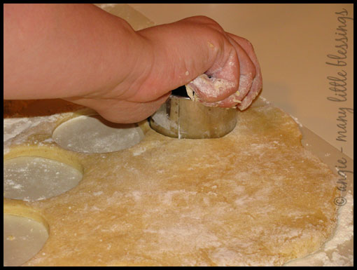 [cutting_donuts.jpg]