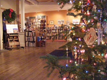 [cozy+inside+bookstore.jpg]