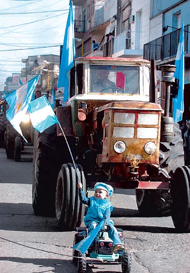 [tractorcito.jpg]