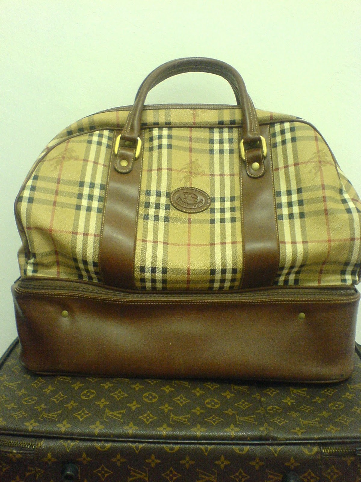THE CLASSIC BURBERRY CHECKED LUGGAGE BAG (SOLD)