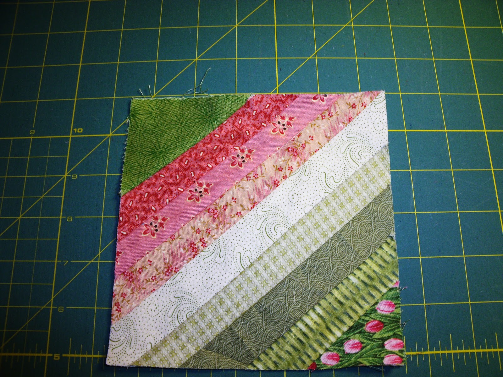 Loose Threads String Block Tutorial