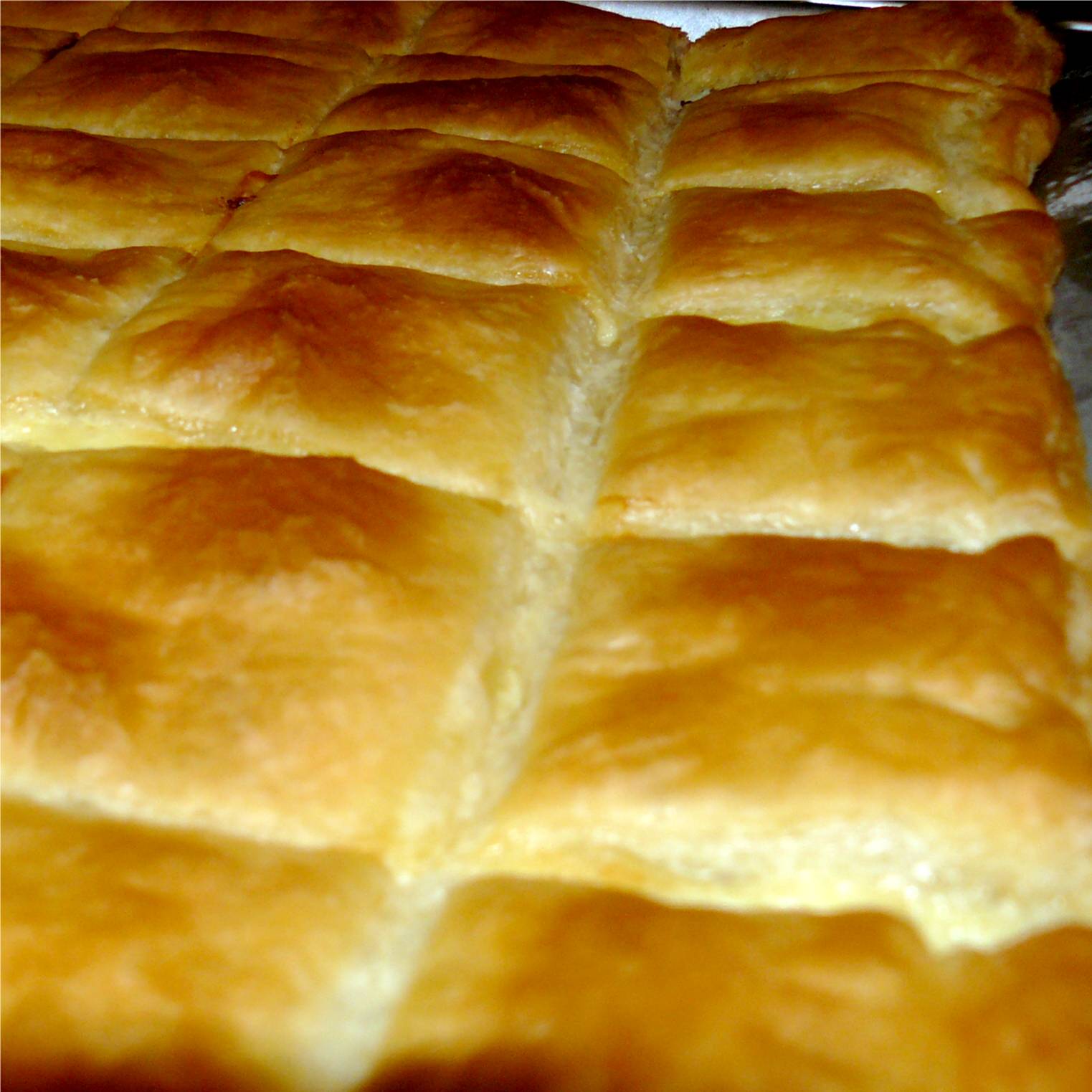 Retete culinare: Placinta cu branza in foietaj