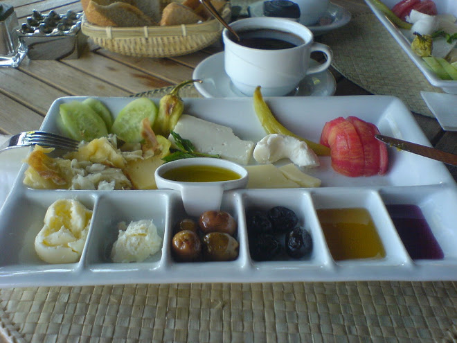 pool bistro da güzel bir pazar kahvaltısı