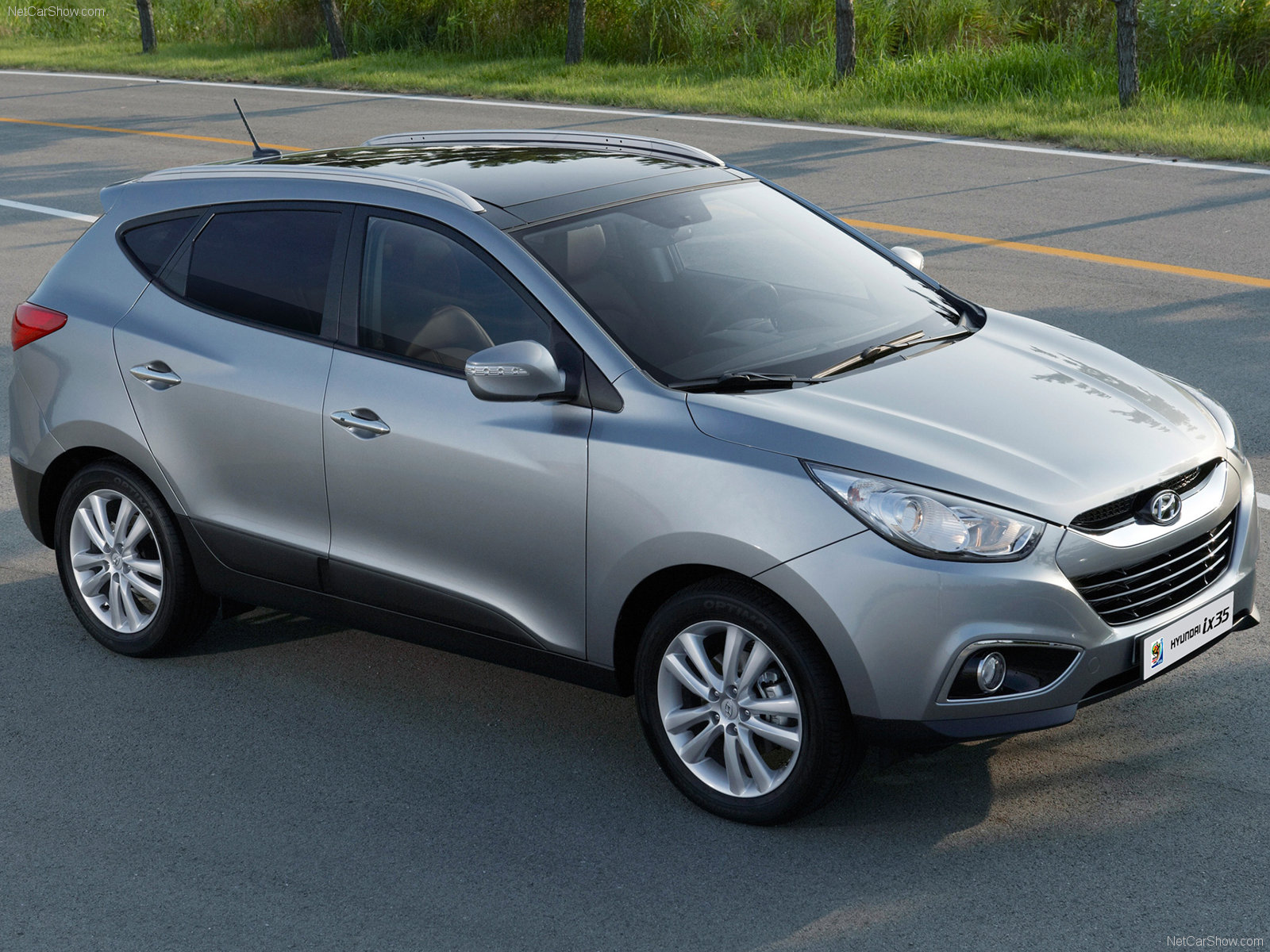 AUTOZONE: 2011 Hyundai Tucson ix35 - Stills, Photogallery, Pictures