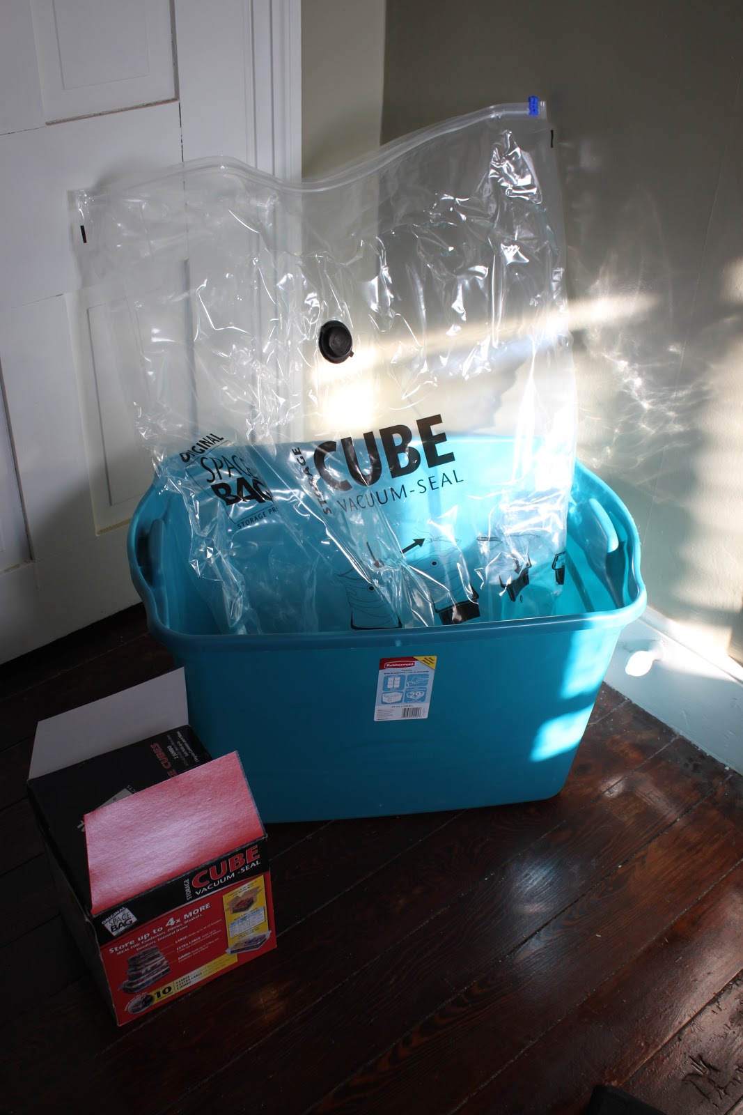 Ye Olde Sandwich Shoppe Vacuum Packing Cubes = Amazing Storage