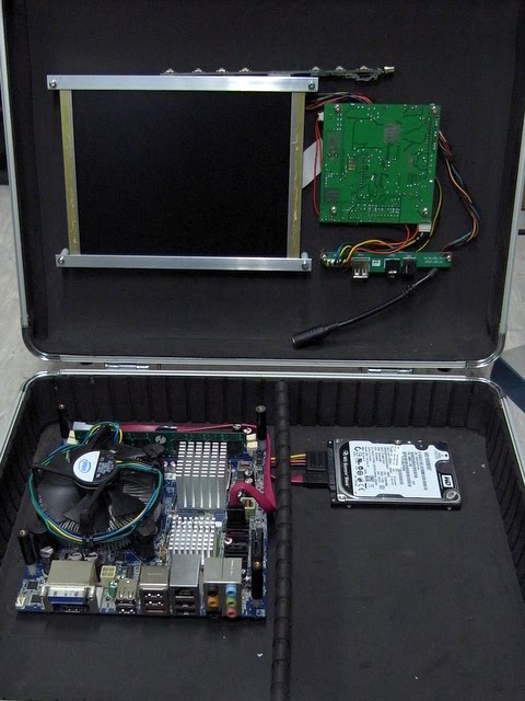 Kemushicomputer Blog アタッシュケースpc