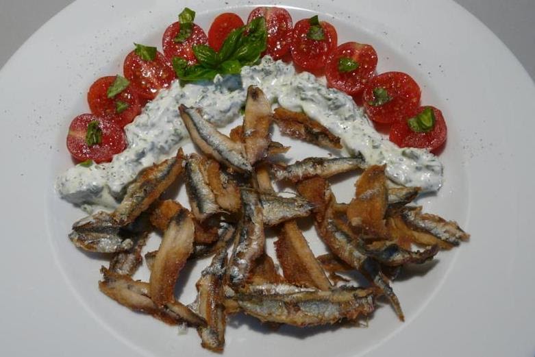 Kulinarische Welten zu Fisch- und Meeresfrucht: Sardellen an Tomaten ...
