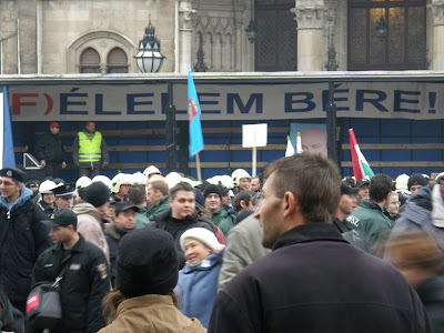 Budapest, egységes közszolgálati demonstráció, Gyurcsány, Kossuth tér, közszolgák, közszolgálat, közszolgálati, Parlament, szakszervezetek