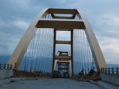 Proyek Pengecoran Jembatan Palu 4 By PT. UTAMA BETON