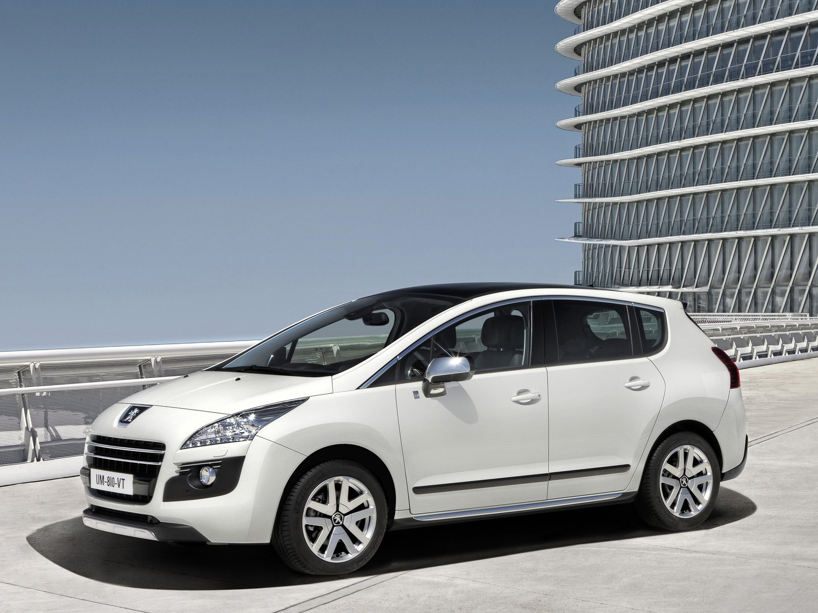 PEUGEOT 3008 HYbrid4 (2012) pictures | insurance informations