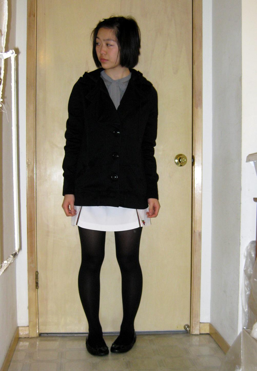 [graytienecksweater1.JPG]