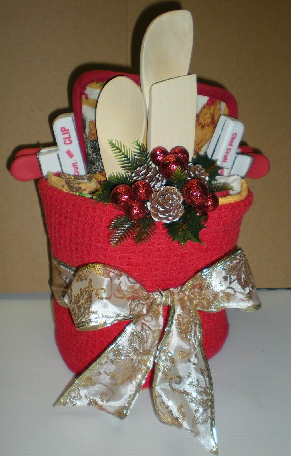 simple-favors-things-kitchen-towel-cake