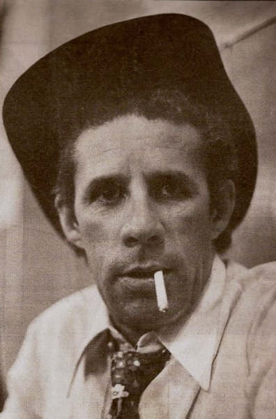 [Waldicksoriano13051933a04092008fumando.jpg]