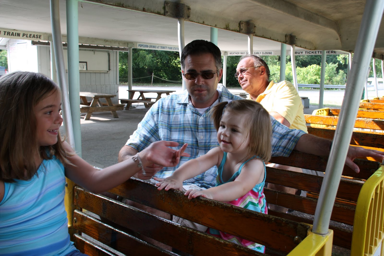 The Kaminski Chronicles: Forest Park Train and The Ft. Worth Zoo