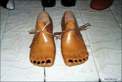Special shoes u never see @ strange picture