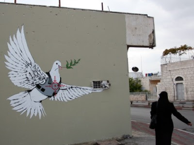 Fredsdue i sigtekornet (Banksy)