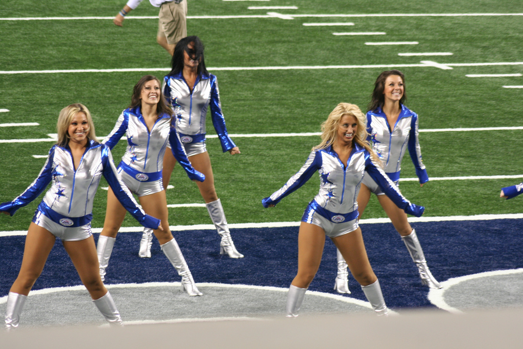 Cheerleaders And Sport Girls Dallas Cowboy Cheerleader