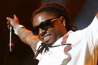 lilwayne   lilwayne Lil Wayne Sells 423,000 In His First Day