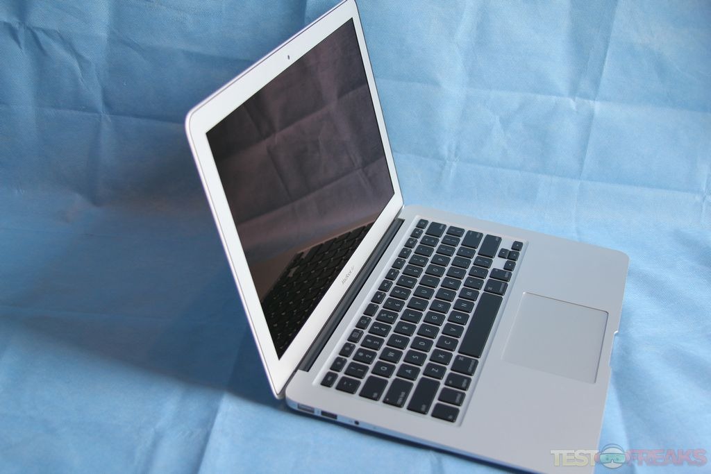 Review Apple MacBook Air 13" MC503LL/A Notebook | New Gadget Handphone