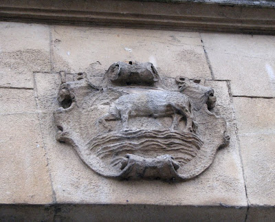 The Oxford ox in a stone crest, Oxford, England