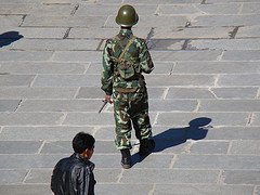 [tibet+soldaat.jpg]