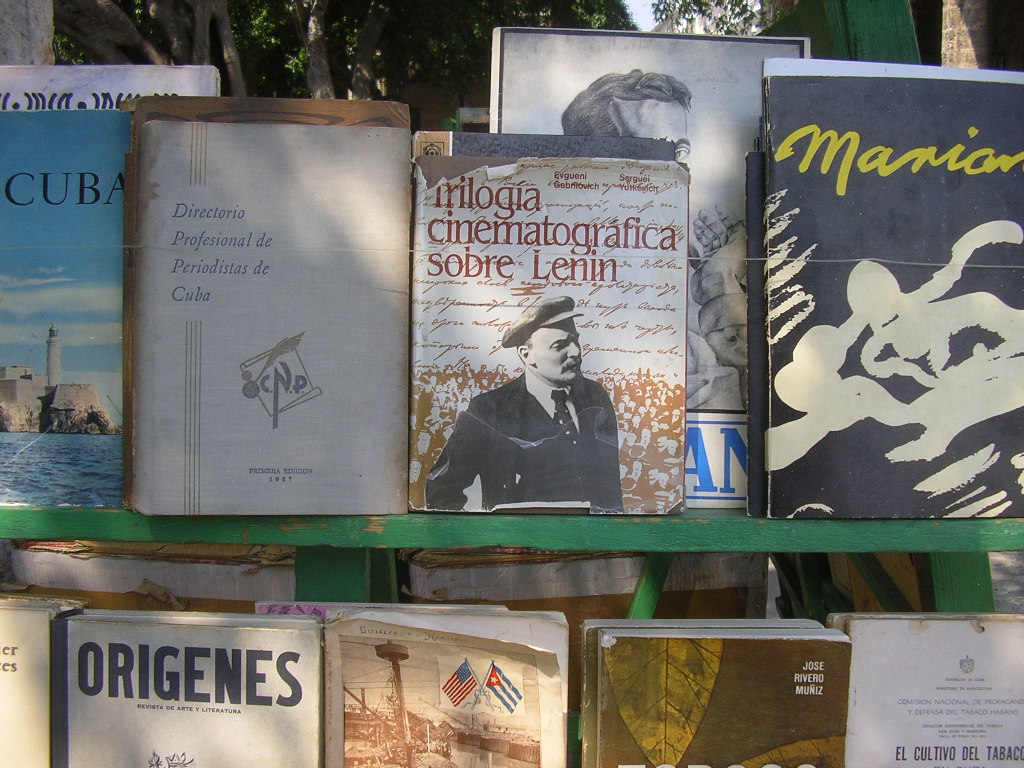 [17.+anticariat+pe+strazi.jpg]