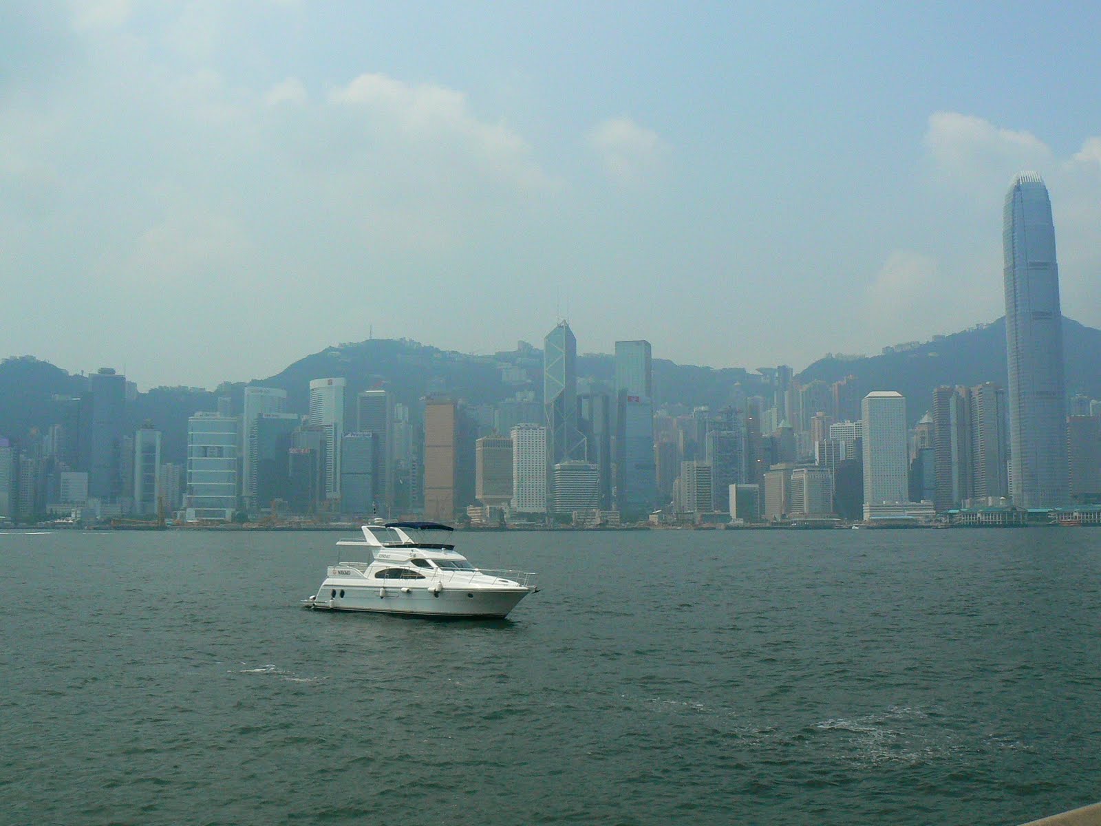 [4.+HK+sky+line.JPG]