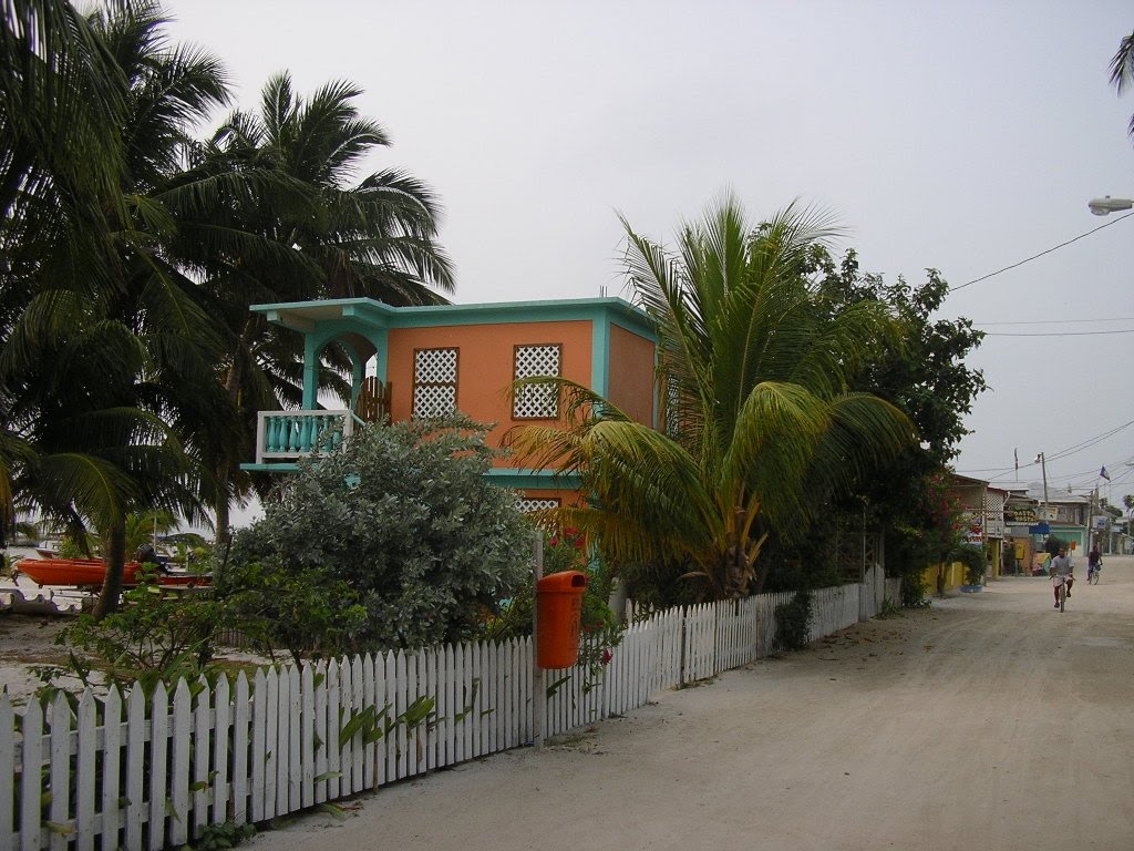 [34.+la+revedere+caye+caulker.JPG]