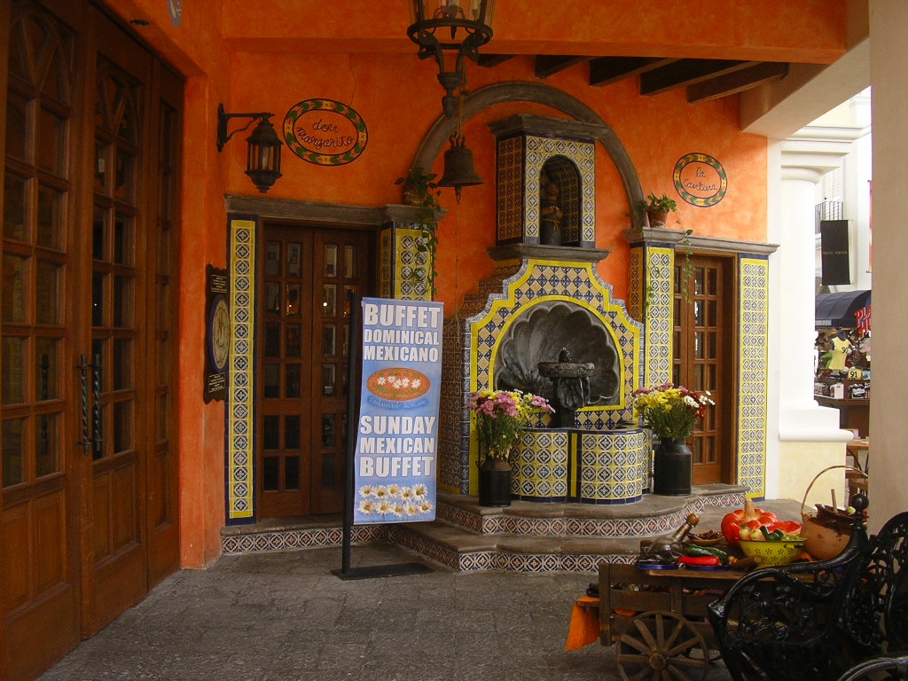 [45.+Cancun+restaurant.jpg]