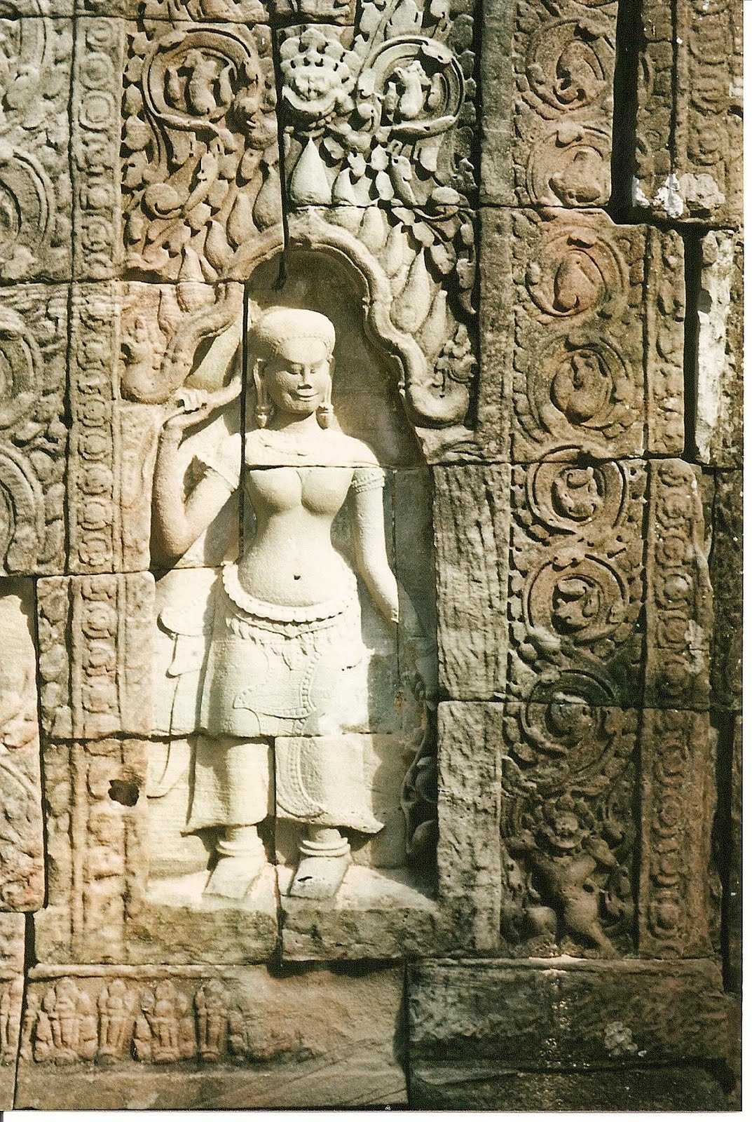[13.+apsara.JPG]