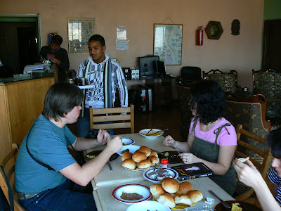 Cazare Egipt: Isis Hotel Cairo micul dejun cu Lumea Mare