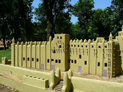Obiective turistice Bamako: replica moschee din Djenne la Muzeul National