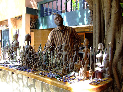 Cazare Mali: hotel Tamana Bamako, vanzator de suveniruri
