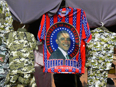 Suvenir Mali: concurs pirogi Mopti, tricou cu Barack Obama, super star in Africa