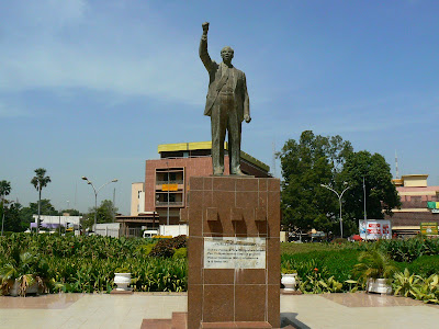 Imagini Mali: statuia lui Patrice Lumumba