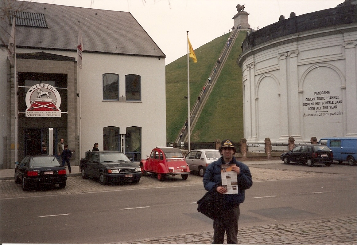 Cautand femeie in Belgia