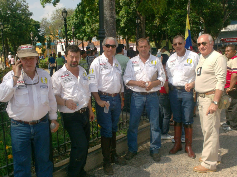 CABALGATEROS  EN PLAZA BOLÍVAR