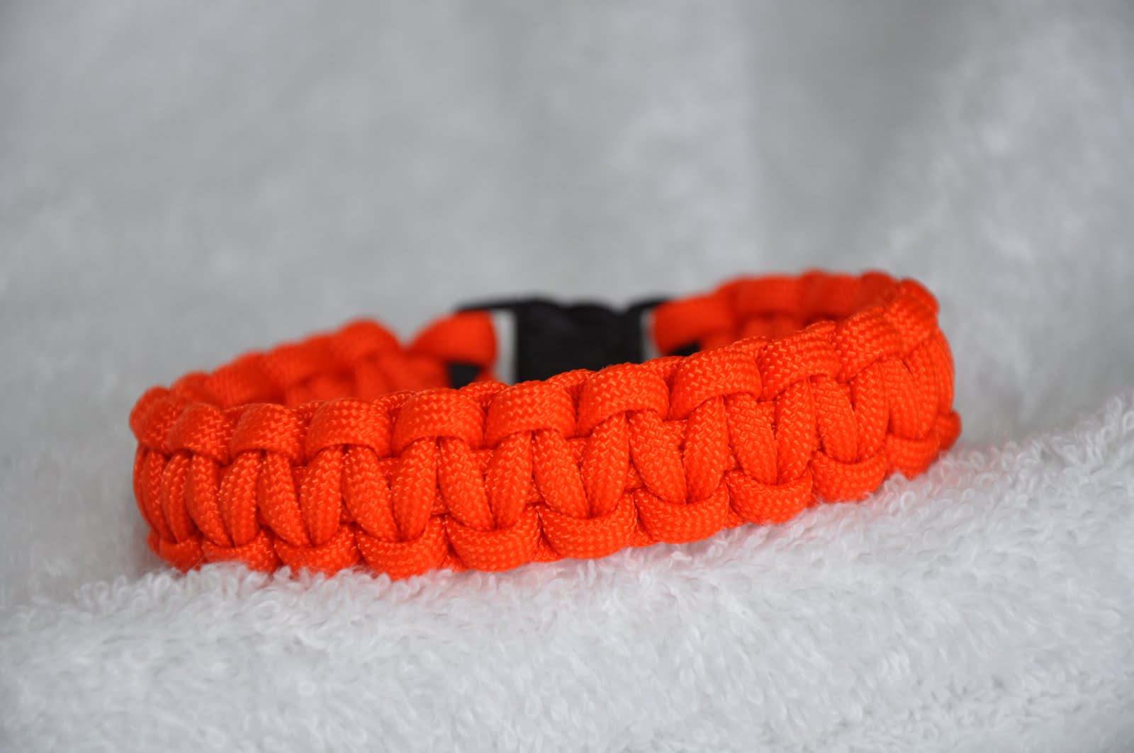 Paracord Designs: Survival Bracelets Color Ideas