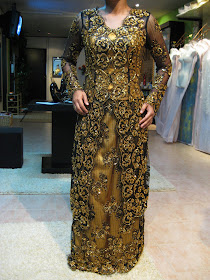 Download this Kebaya Labuh Hitam Emas picture