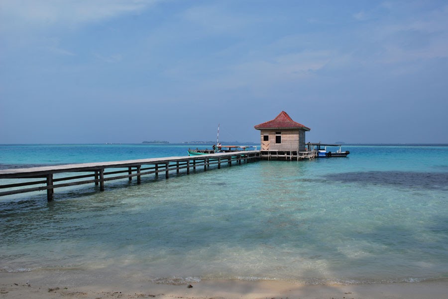 Indonesia Travel Places: Kepulauan Seribu Jakarta [Pulau Semak Daun