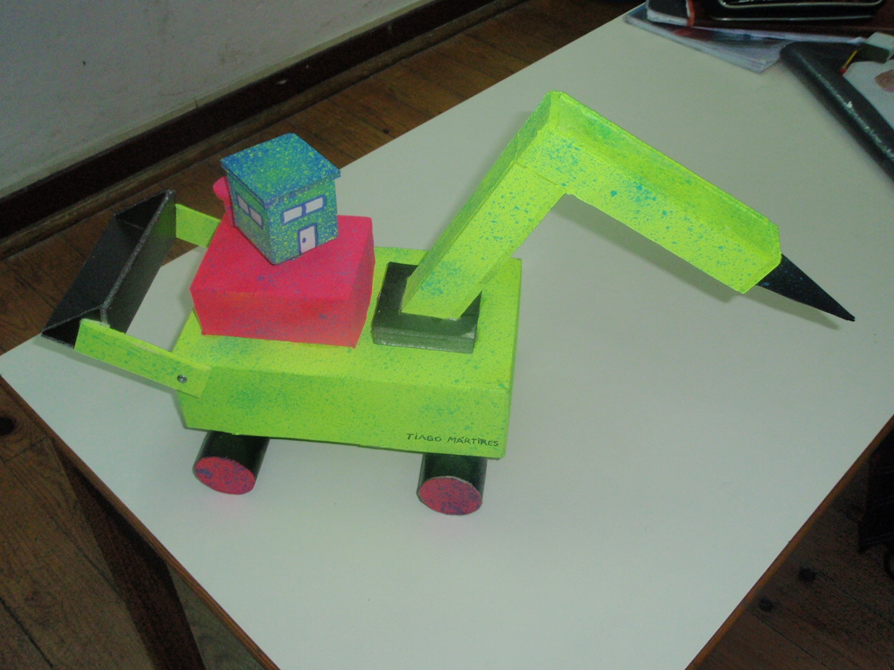 CARMO4ºA: Construções com Sólidos Geométricos