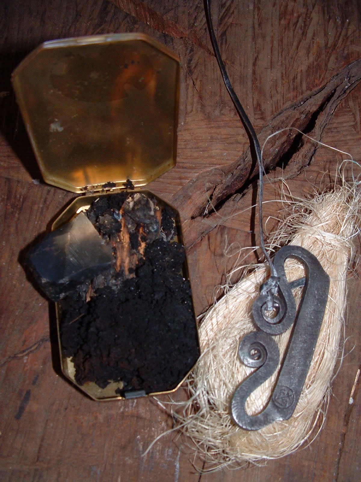 A Woodsrunner's Diary More On Flint & Steel Firelighting.