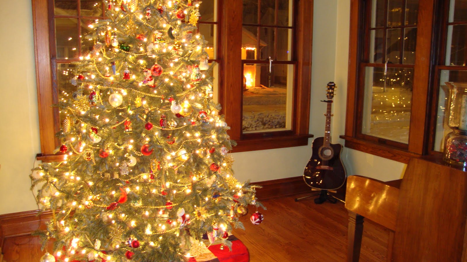 J&K Homestead The Christmas Tree Room